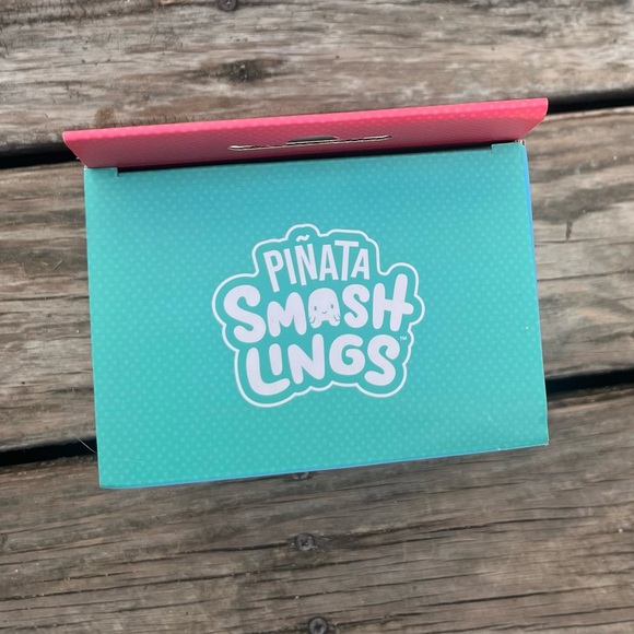 PINATA SMASHLINGS CHARACTER PACK ROBLOX NIB DAZZLE THE DIZZY DONKEY - Picture 4 of 7